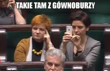 Gównoburza konstytucyjna, a selfie selfie selfie