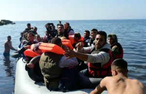 Grecki rząd planuje umieścić pływające zapory morskie przeciw migrantom