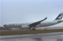 230 tonowy Airbus A330 zawisający w powietrzu jak helikopter