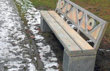 Stalowa Wola: Aż 100 tys. zł kosztowało siedem ławek w parku miejskim w...