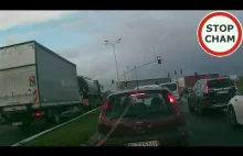 Chaos na skrzyżowaniu z DK1