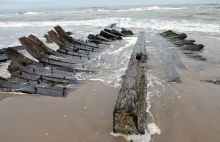 Międzywodzie: Morze wyrzuciło wrak na brzeg