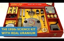Zestaw małego fizyka nuklearnego. Zabawka z 1950 r. W środku próbki uranu U-238.