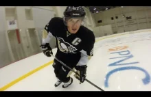 Popis umięjętności gry w hokeja - Sidney Crosby z Pittsburgh Penguins.