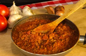 Włochy - weganka groziła, że zabije matkę za przygotowanie gulaszu