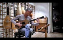 Muzyk gra na ostatniej gitarze Stradivariusa na świecie
