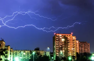 Potężne burze dotarły nad Polskę i idą w głąb kraju! RADAR BURZOWY