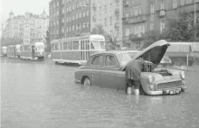 Warszawa była zalewana przez ulewy już nie raz. Zobacz, jak wyglądała w 1968...