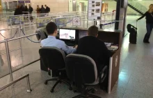 Dobrze wiedzieć, że bezpieczeństwa na lotniskach pilnują profesjonaliści :)