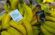 Klienci znaleźli dziwne listy w bananach w jednym z popularnych dyskontów...