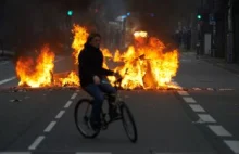 Sylwester we Francji: ponad 1000 spalonych samochodów
