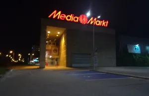– Wypuśćcie mnie stąd. Mężczyzna zamknięty na noc w sklepie Media Markt w...