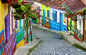 Kolorowe domy w Guatapé, Kolumbia