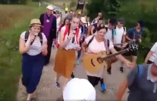 Pielgrzymi przerobili hit Sławomira "Miłość w Zakopanem"