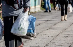 Od dziś koniec z darmowymi foliówkami w sklepach