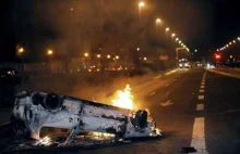 Francja: Podczas obchodów Dnia Bastylii spalono 897 samochodów.