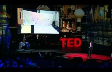 TED: Vijay Kumar opisuje dokładnie zasadę działania latających robotów.