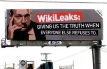 "Wstydź się, Assange" - ale dno. Assange się sprzedał