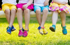 Szwedzkie państwowe przedszkola zmuszają chłopców do noszenie sukienek [ENG]