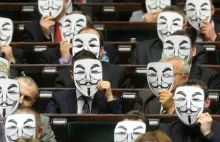 Anonymous w sejmie ? + „gorąca linia” ambasady USA