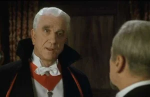 Leslie Nielsen pogromcą Ricka Astley'a?