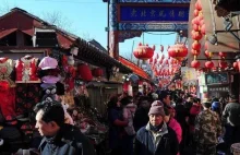 Polacy świętują, a Chińczycy idą na zakupy