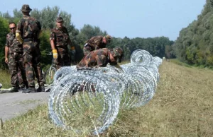 Orban wysyła wojsko na granice Węgier. Żołnierze nie dostaną jednak ostrej...