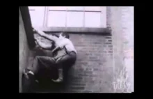 Charlie Chaplin parkour.