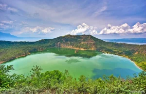 Najpiękniejsze jeziora wulkaniczne świata.