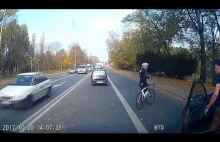 Atak kierowcy na rowerzystę