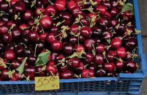 Ceny owoców powalają. Można już kupić czereśnie, prawie złotówka za sztukę