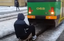 Tramwajowy saneczkarz z Elbląga stanie przed sądem (wideo)