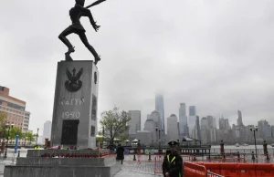 Polacy wygrali batalię o Pomnik Katyński w Jersey City. Burmistrz odpuszcza.