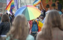 Ujawniono ile wynosi dniówka na "spontanicznym" marszu LGBT. W sieci...