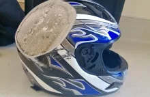 Kask motocyklisty po wypadku przy prędkości 110km/h