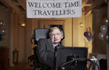 Stephen Hawking przed śmiercią napisał pracę na temat równoległych wszechświatów