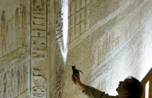 W grobowcu faraona Ramzesa IV archeolodzy badają wpisy starożytnych turystów