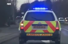 Udawał sanitariusza i jeździł podrobionym ambulansem, ale został złapany