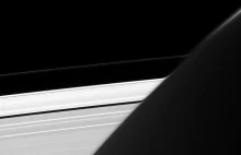Pierścienie Saturna "łączą się" na nowym zdjęciu NASA. Dlaczego?