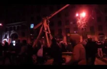 Ukraińscy demonstranci budują trebusz