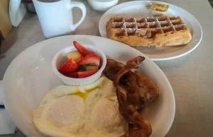 Amerykańskie śniadanie dla żółtodziobów