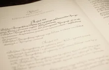 Ręcznie przepisano Konstytucję na zaprzysiężenie Andrzeja Dudy