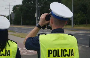 Motocyklista potrącił dziecko na przejściu. Ucieka w stronę Warszawy