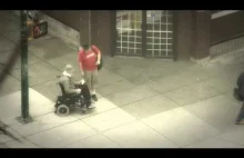 Policja w Vancouver (CA) zrobiła prowokacje z osobą na wózku inwalidzkim.