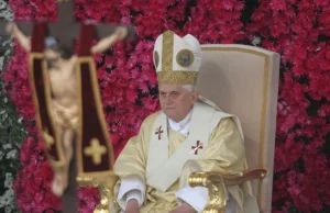 Benedykt XVI ciężko chory. Brat przyznaje: Modlę się dla niego o dobrą śmierć.
