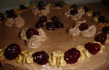 Tort orzechowy z masą czekoladową