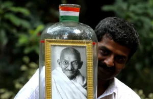 Skandal w Indiach: Z muzeum skradziono prochy Gandhiego