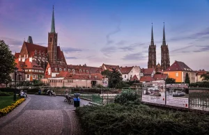 Moda na odzież patriotyczną