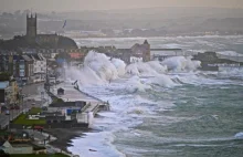 W Wielką Brytanię uderzyła potężna burza Doris - 15 metrowe fale...