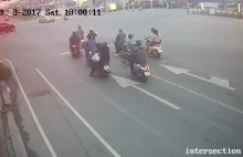 Motocyklista ginie na miejscu.